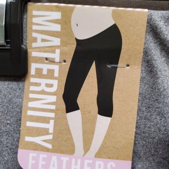 Feathers Maternity Capri Leggings Size S - Picture 3 of 6